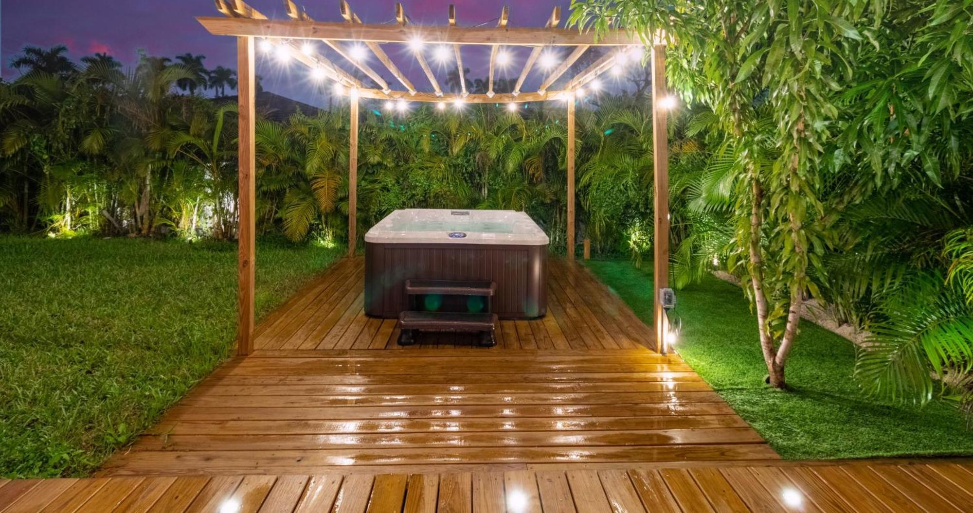 Tropical Wjacuzzi Big Terrace & Billiards Villa Miami