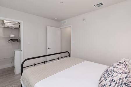 Chic Apt Private Balcony At Aventura - Cloud9 - 2535 Villa