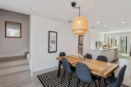 Chic Apt Private Balcony At Aventura - Cloud9 - 2535 *