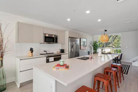 Villa Chic Apt Private Balcony At Aventura - Cloud9 - 2535