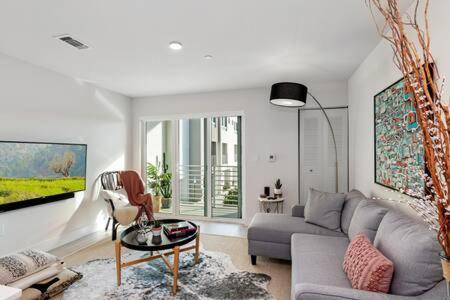 Chic Apt Private Balcony At Aventura - Cloud9 - 2535 Villa *