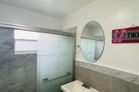 Apartment Huge 1 Bed Newly Renovated Free Parking