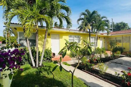 Huge 1 Bed Newly Renovated Free Parking * Miami