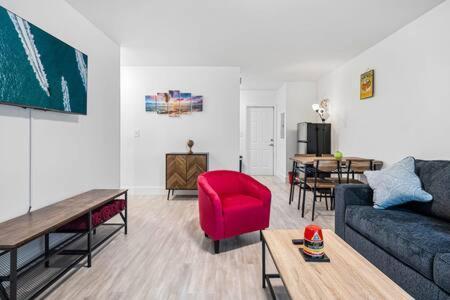 Apartment Huge 1 Bed Newly Renovated Free Parking *