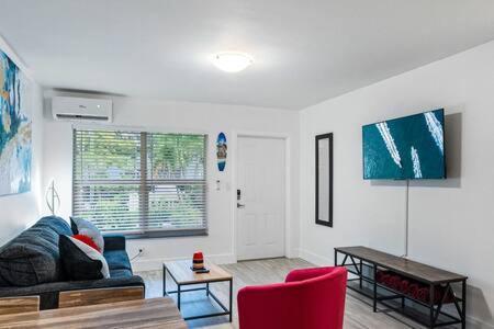 Apartment Huge 1 Bed Newly Renovated Free Parking