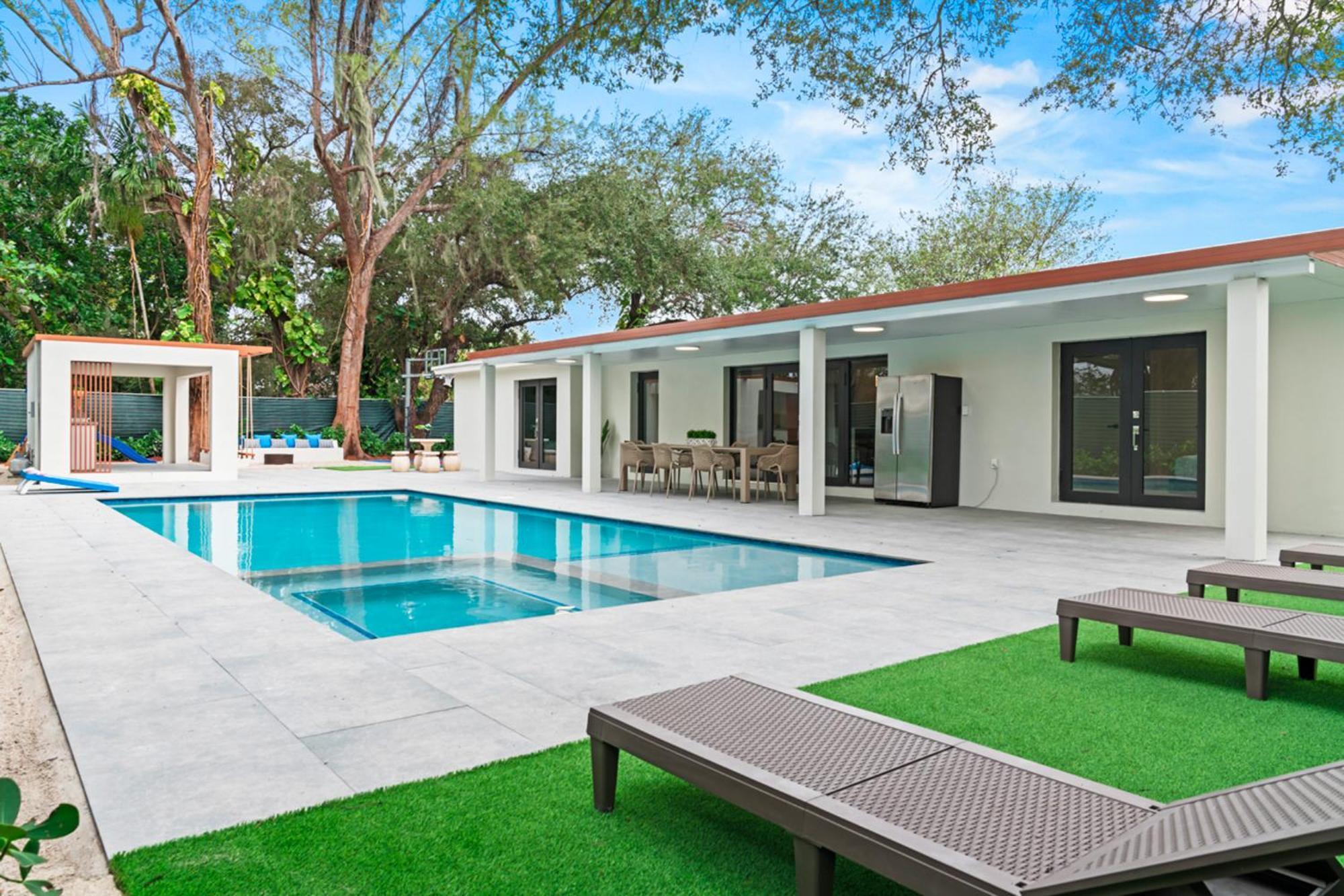 The Palace Pickleball Gameroom Heated L26 Casa de férias