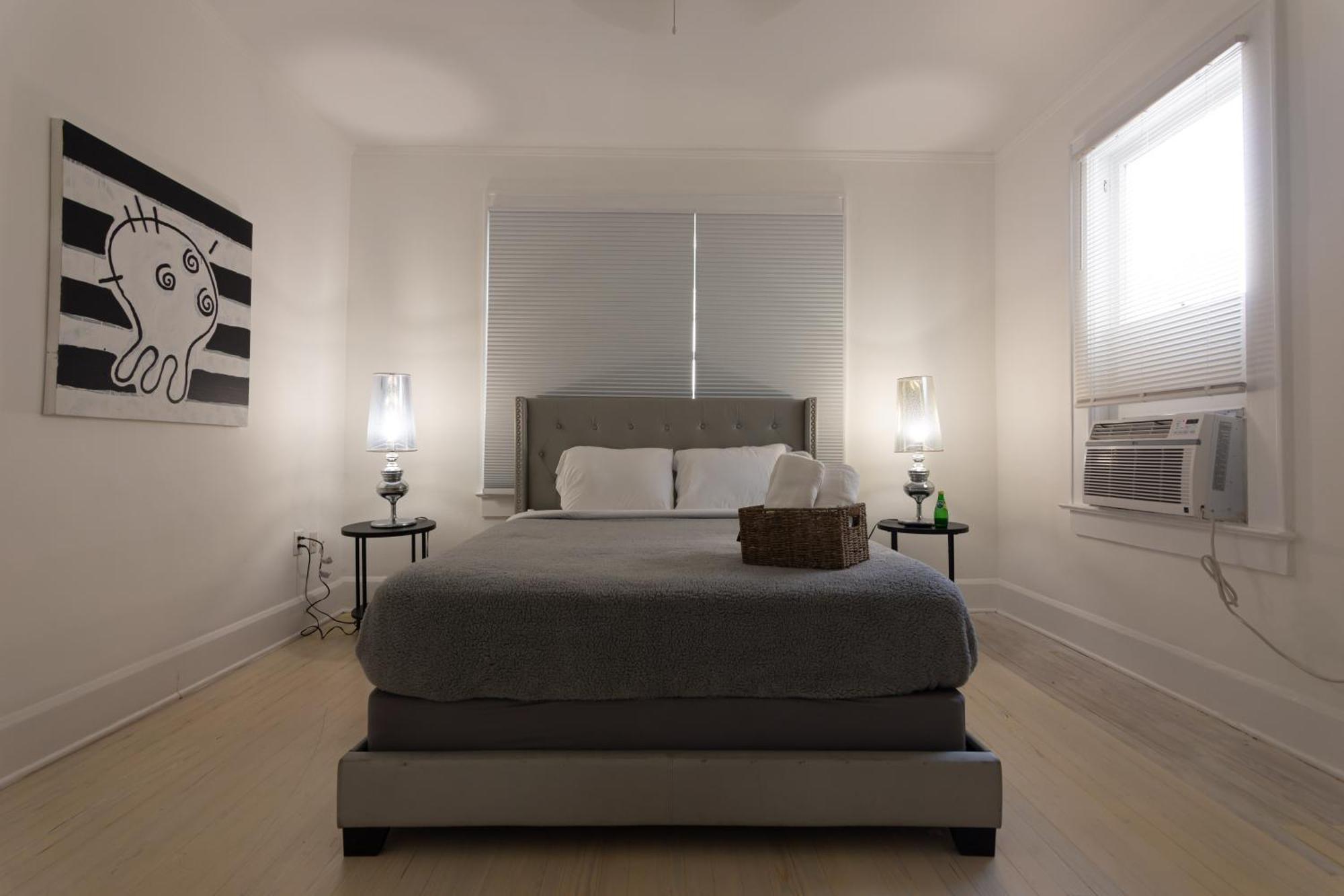 Apartment 2-bdrm -heart Wynwood & Edgewater- Private Parking *