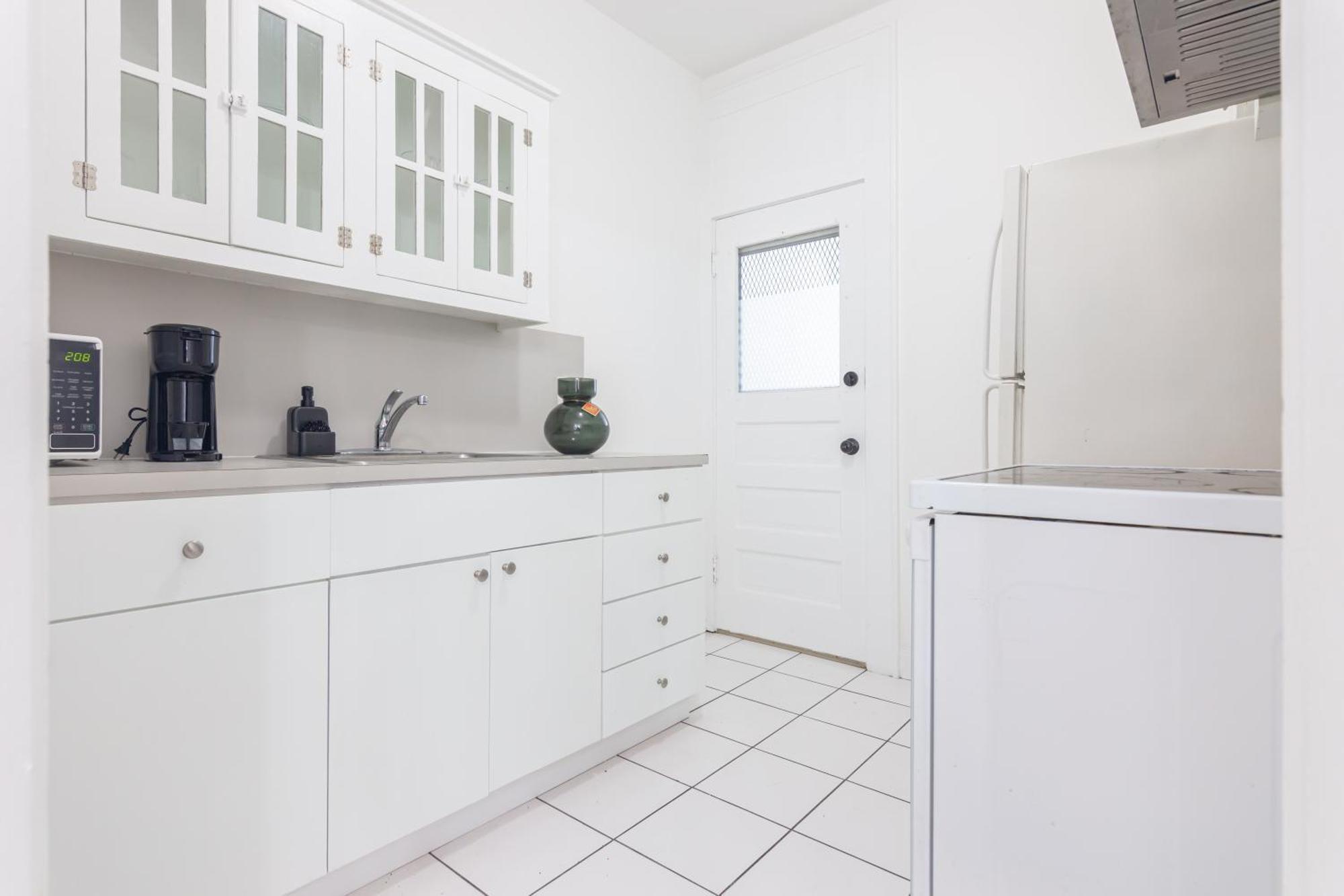 2-bdrm -heart Wynwood & Edgewater- Private Parking Apartment Miami