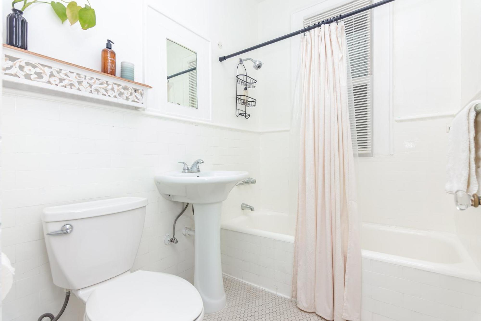 Apartment 2-bdrm -heart Wynwood & Edgewater- Private Parking Miami