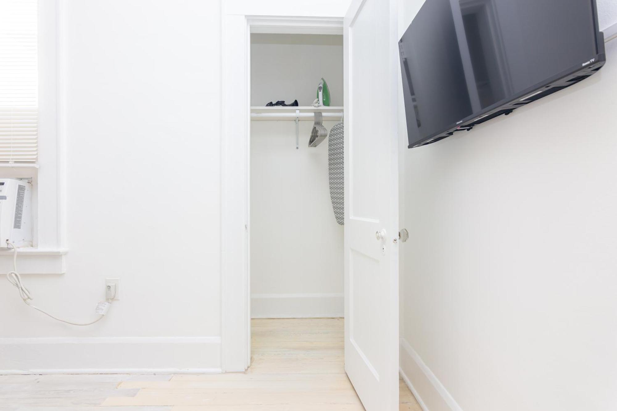 2-bdrm -heart Wynwood & Edgewater- Private Parking Apartment Miami