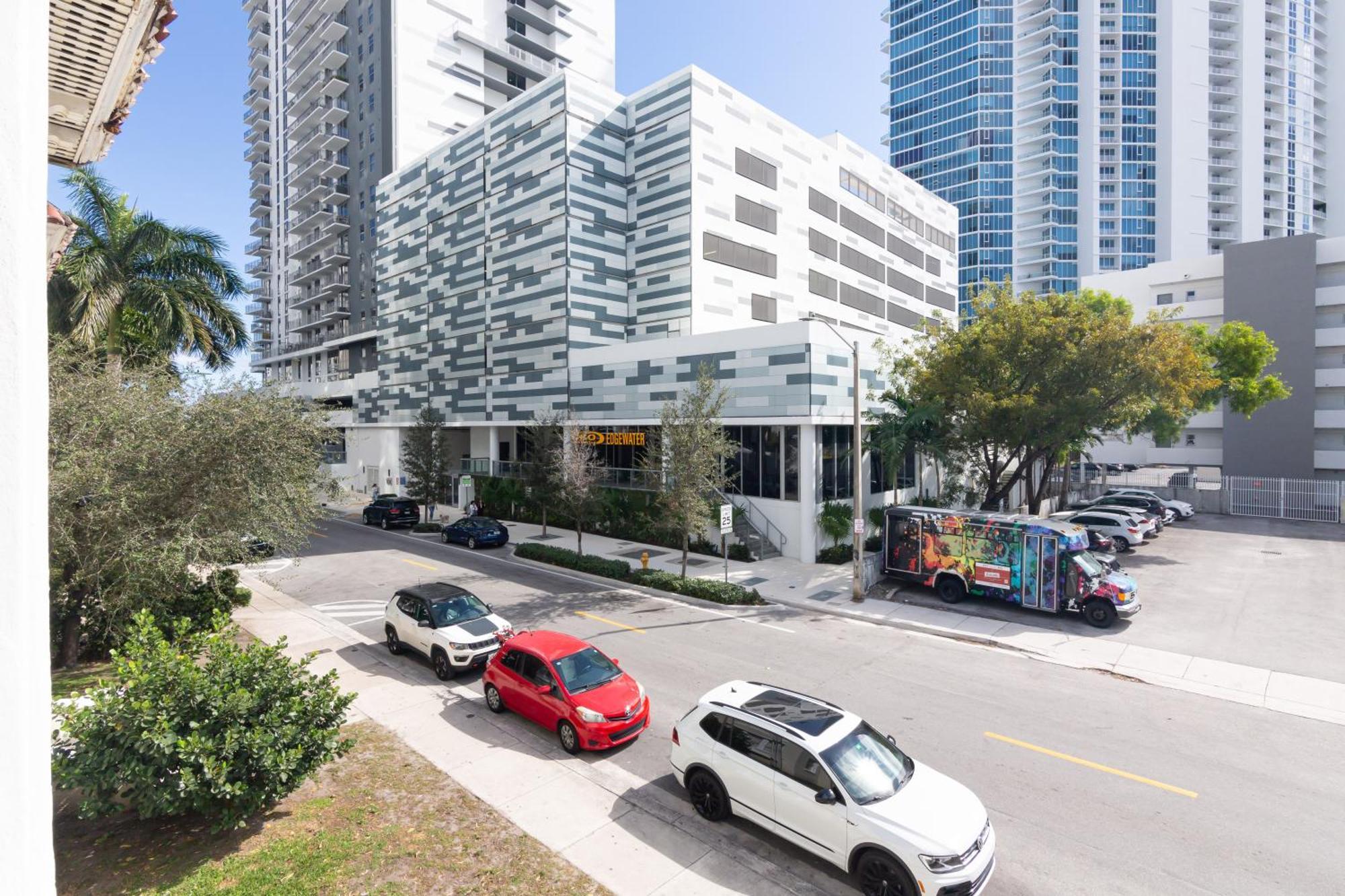2-bdrm -heart Wynwood & Edgewater- Private Parking Apartment *