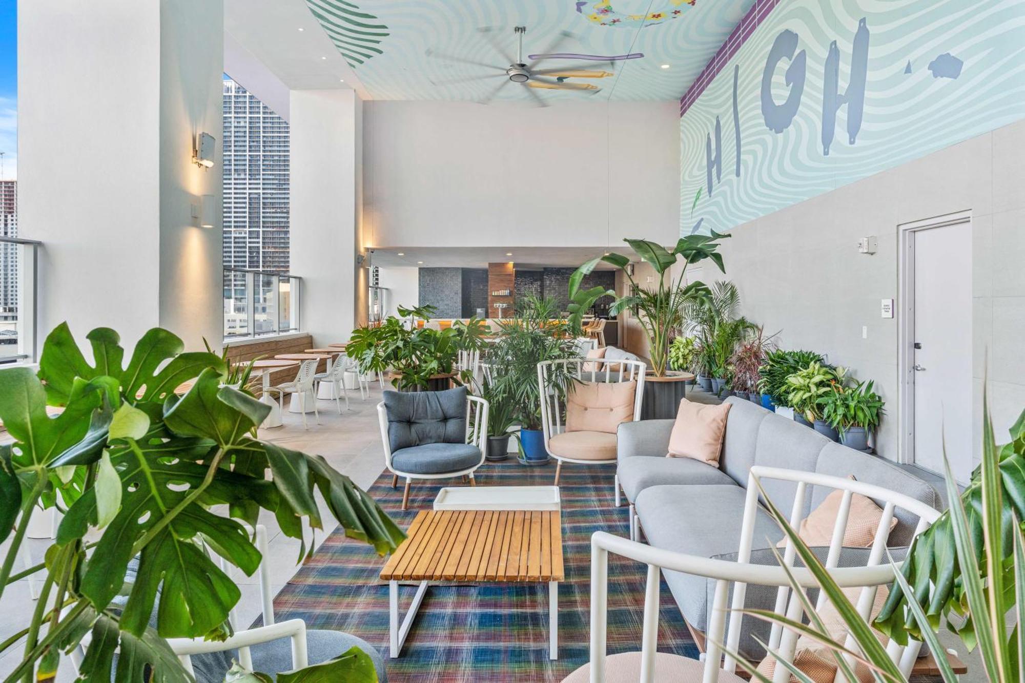 - Casiola Studio's - Near Cruise Terminal, Bayfront Park And Kaseya Center Miami