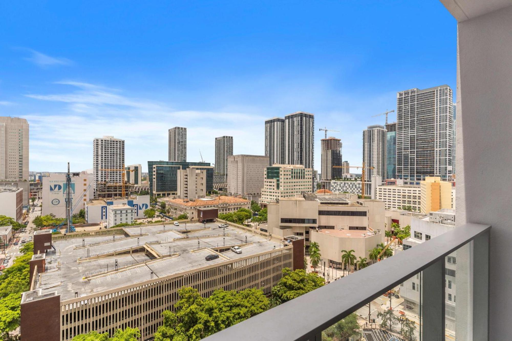 - Casiola Studio's - Near Cruise Terminal, Bayfront Park And Kaseya Center * Miami
