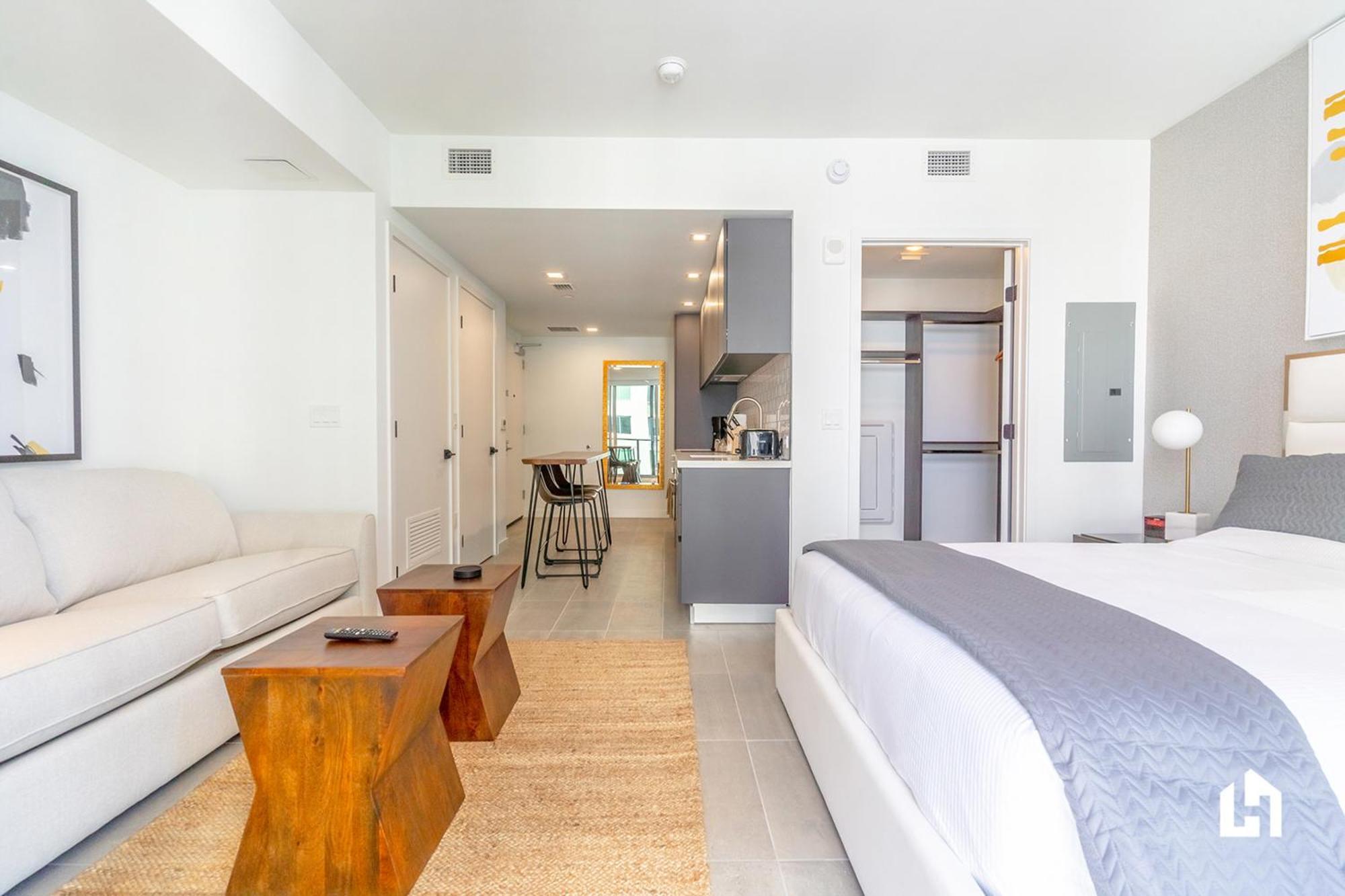 Apartment Downtown By Lua Host