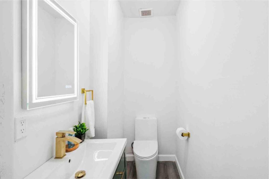 New! Havana Nights ! Walk To Calle Ocho! Apartment