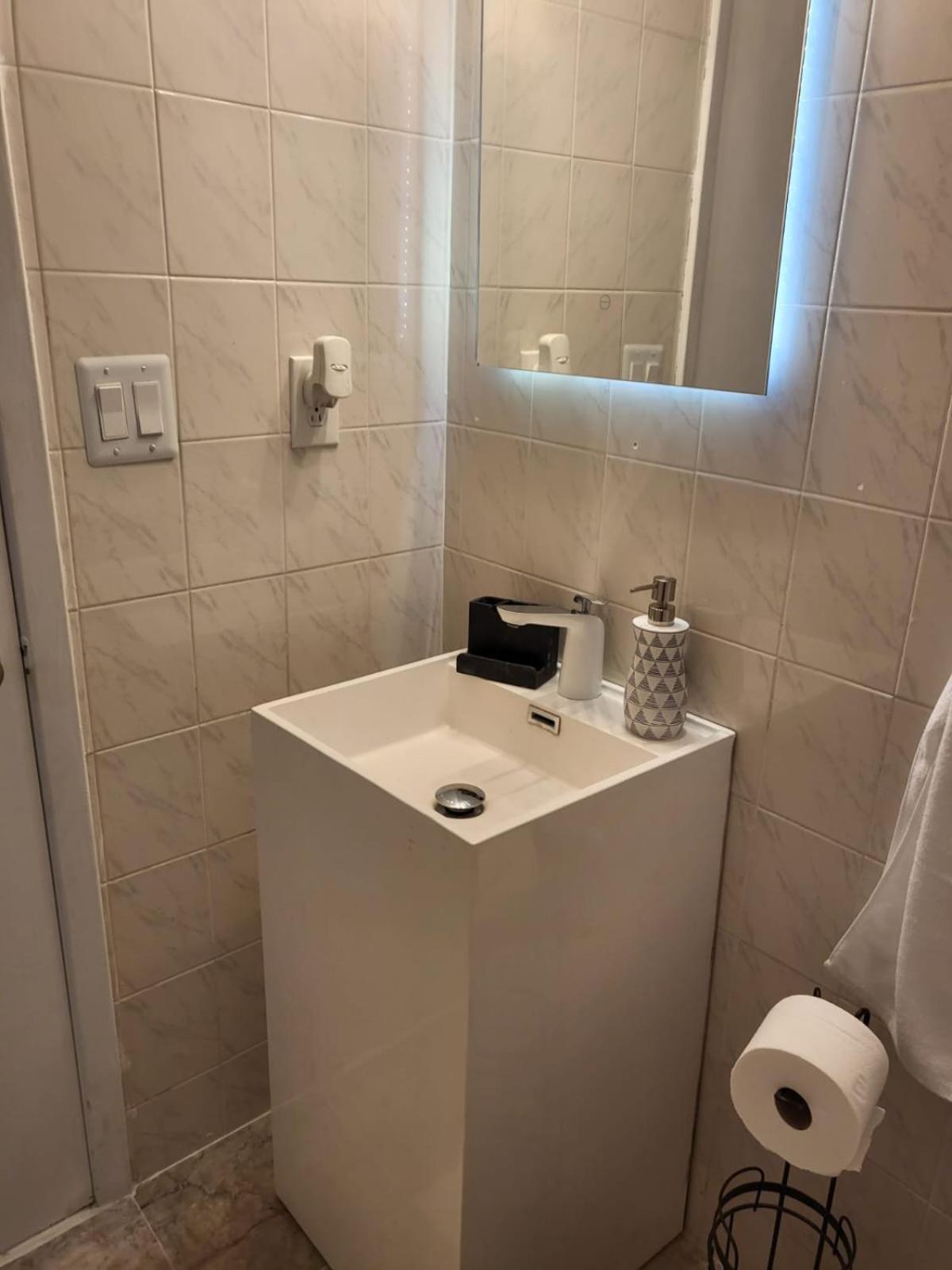 Apartment 1161 3 *