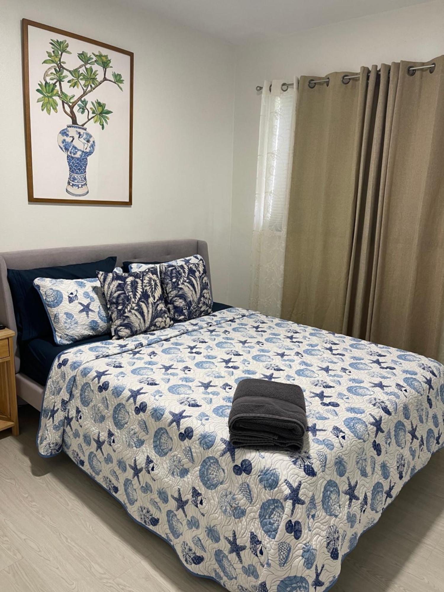 Blue Lagoon Modern *