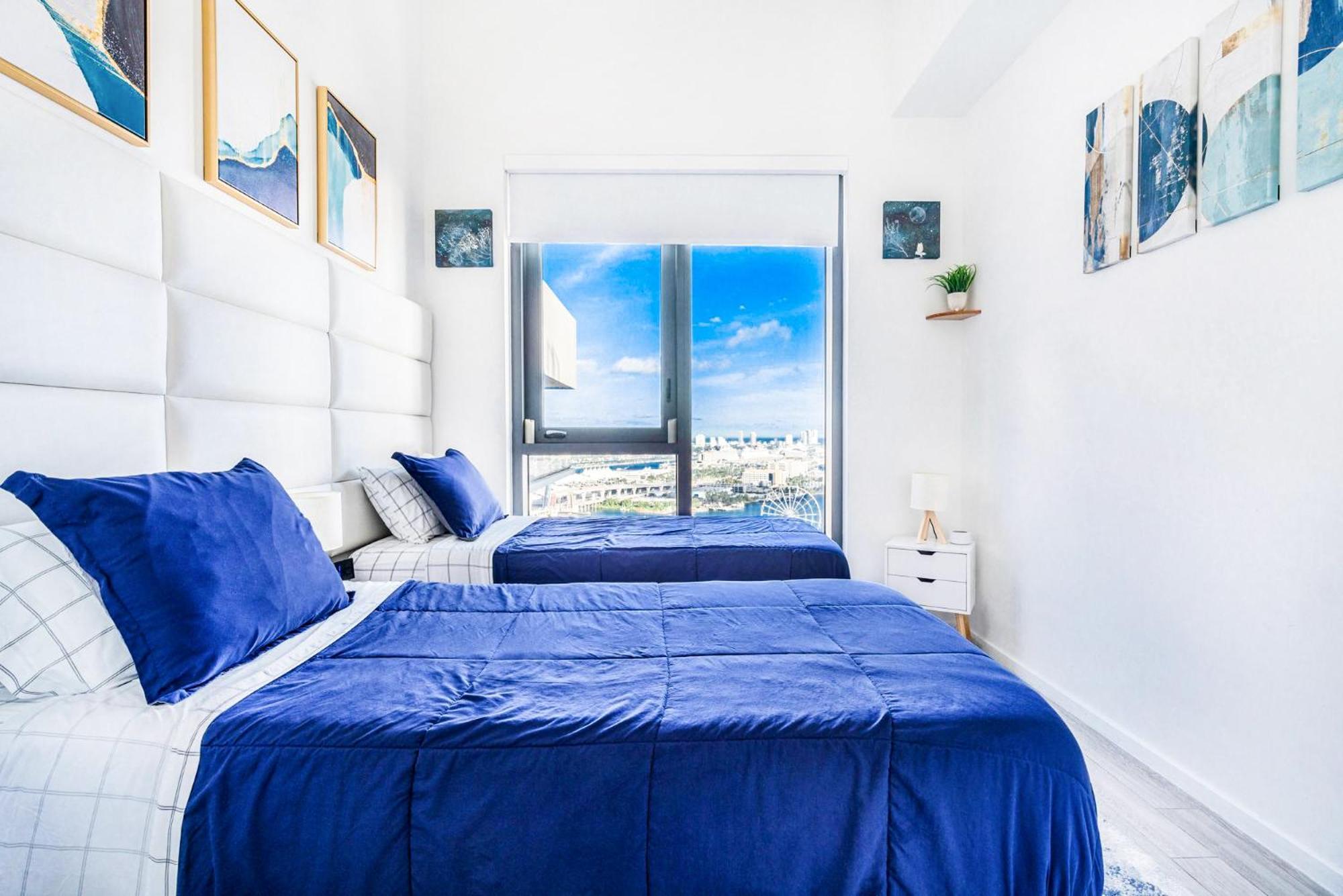 Stylish Bayfront Park High-rise 2-king Bed, 2 Bath Apartment *