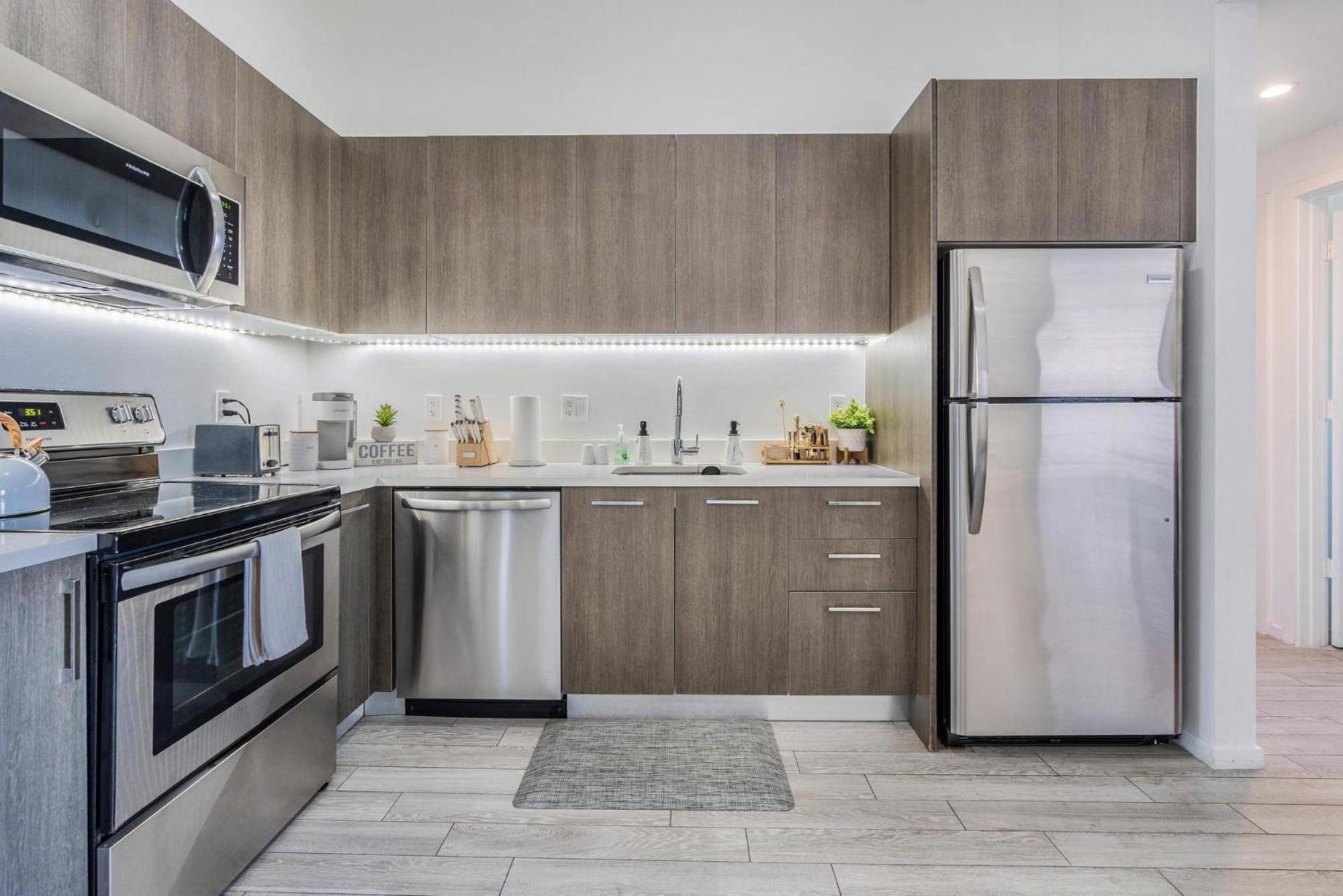 Stylish Bayfront Park High-rise 2-king Bed, 2 Bath