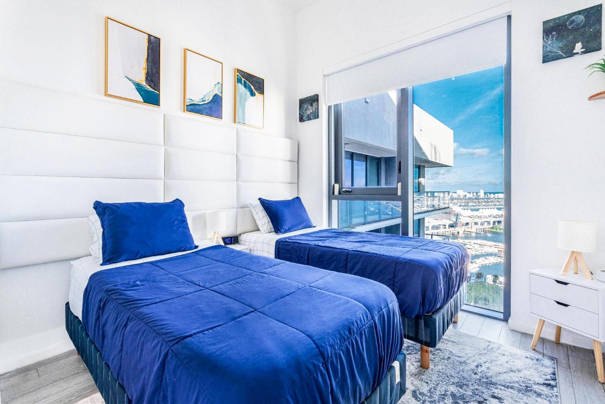 Stylish Bayfront Park High-rise 2-king Bed, 2 Bath Apartment