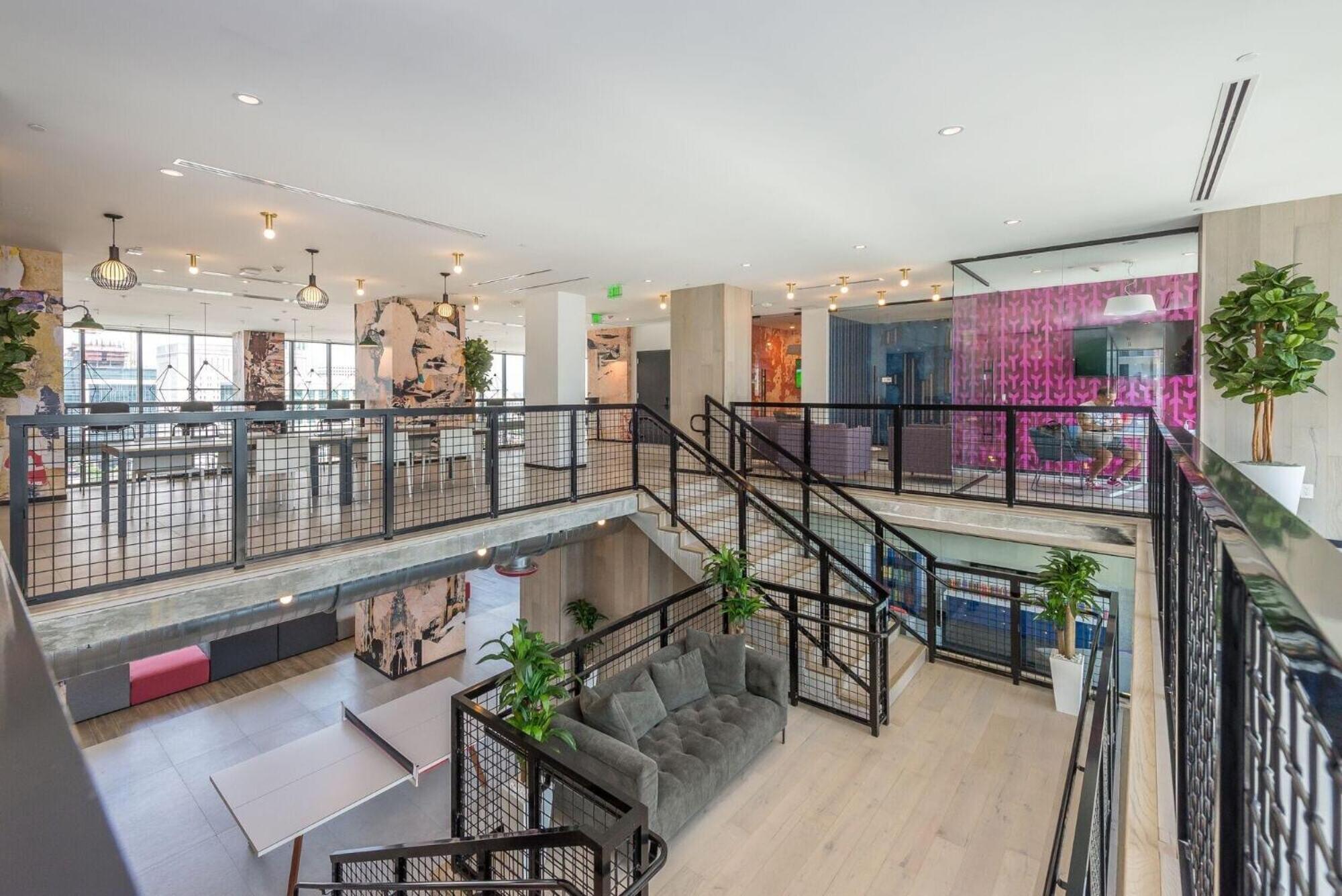 Stylish Bayfront Park High-rise 2-king Bed, 2 Bath Apartment