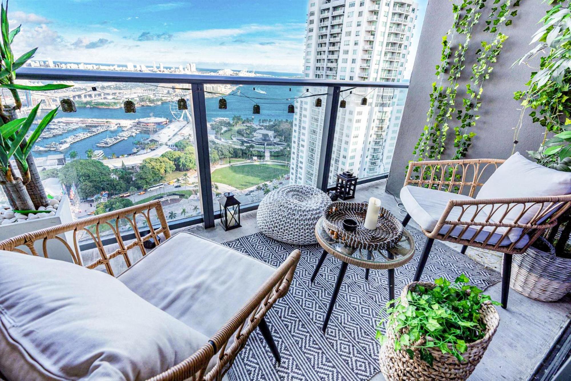 Stylish Bayfront Park High-rise 2-king Bed, 2 Bath Apartment *