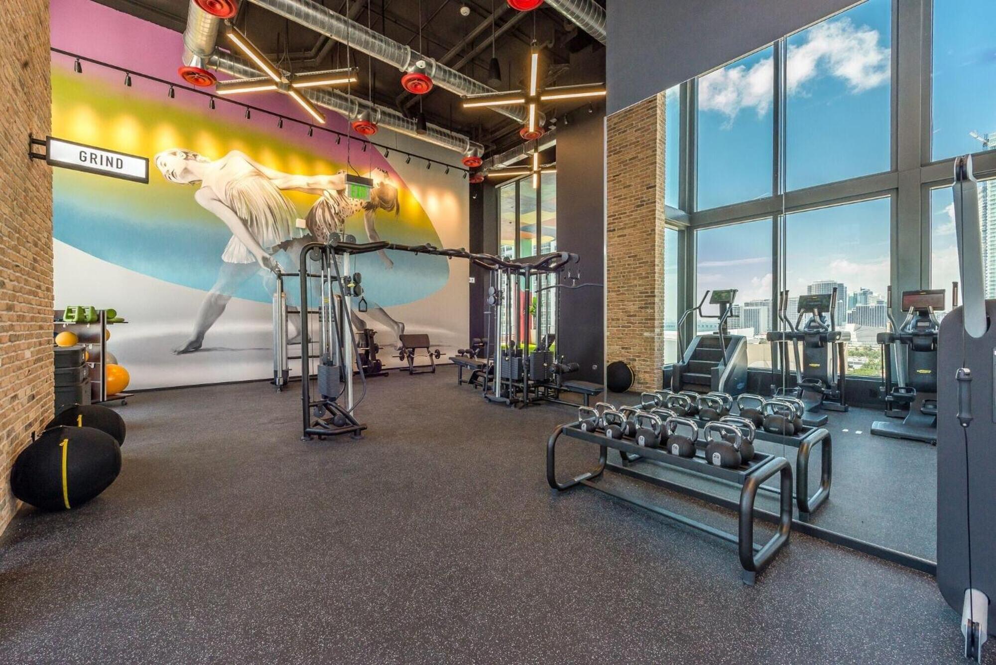 Apartment Stylish Bayfront Park High-rise 2-king Bed, 2 Bath
