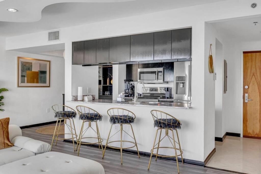 Apartment New Stunning 2br Brickell Condo-free Parking *