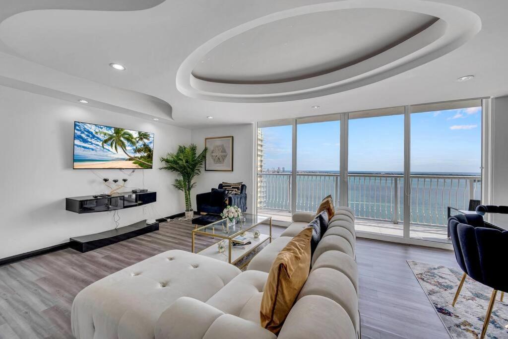 New Stunning 2br Brickell Condo-free Parking Apartment