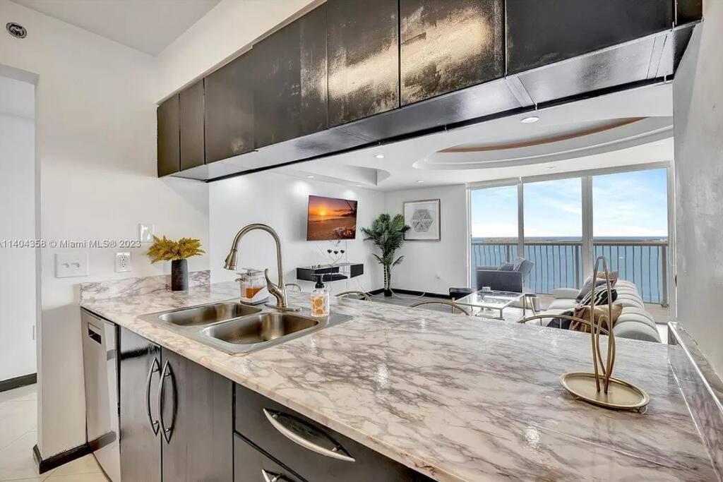 New Stunning 2br Brickell Condo-free Parking Apartment *