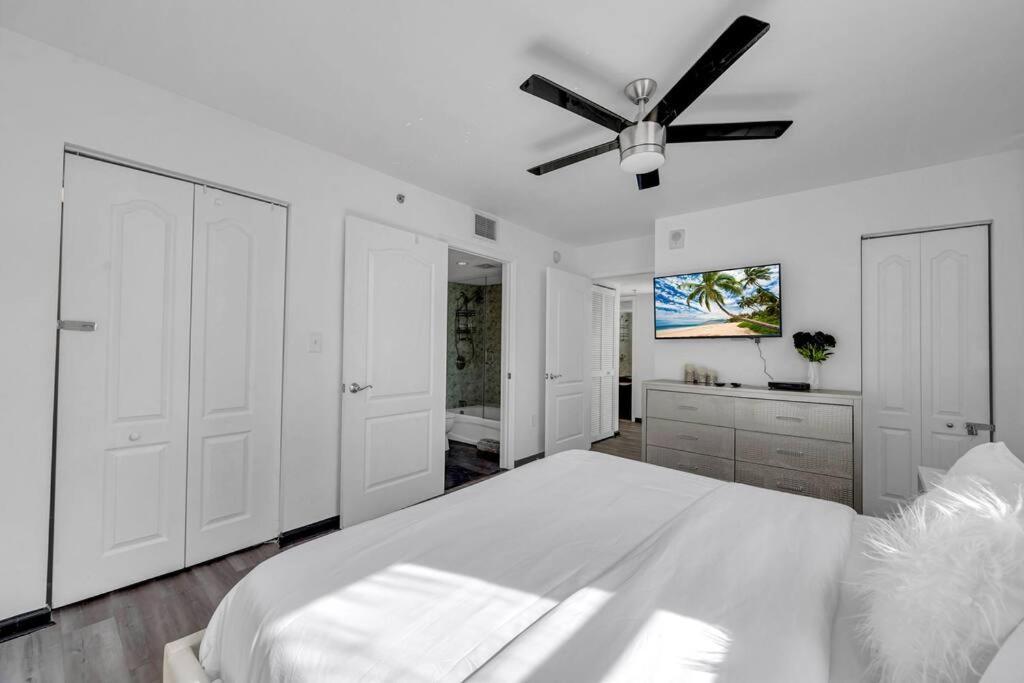 New Stunning 2br Brickell Condo-free Parking *