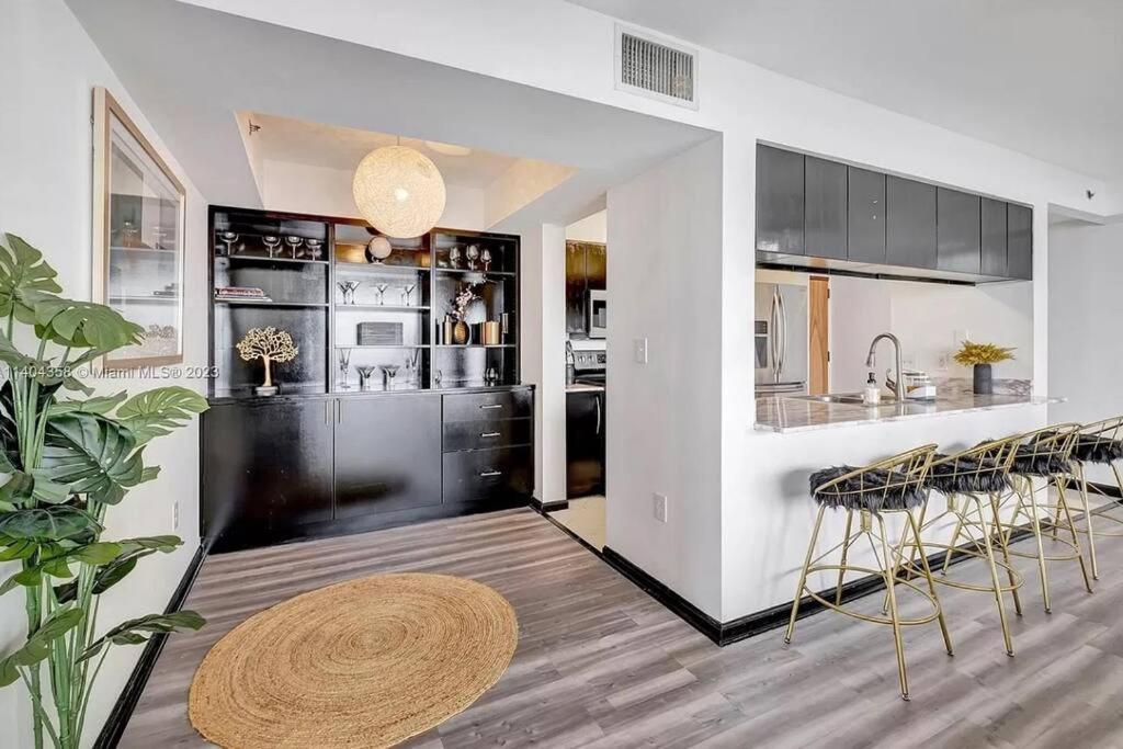 Apartment New Stunning 2br Brickell Condo-free Parking Miami