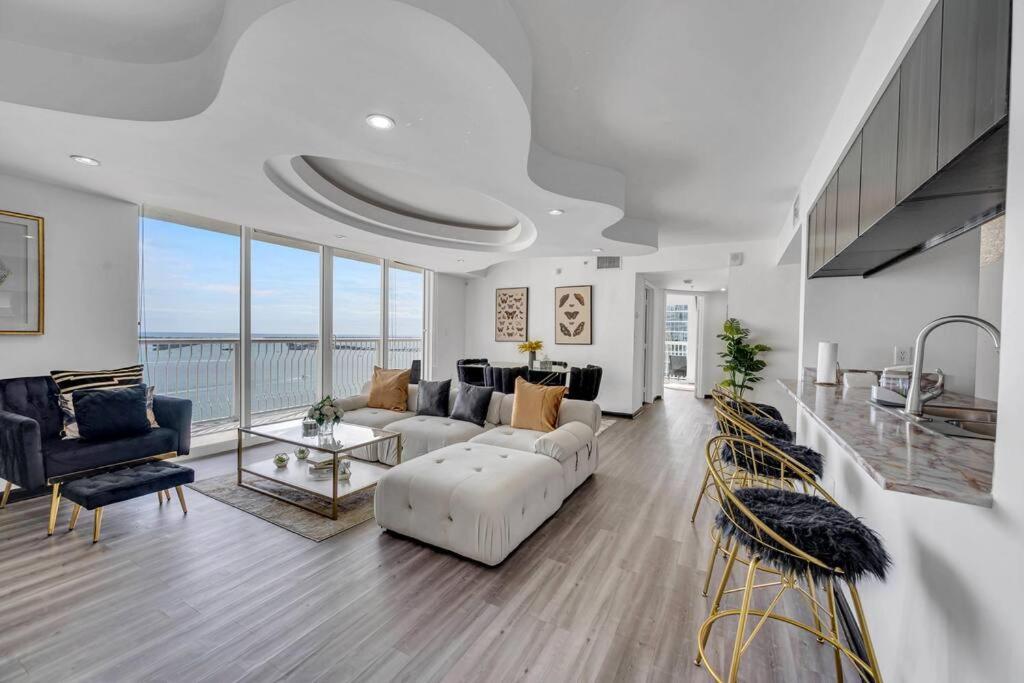 New Stunning 2br Brickell Condo-free Parking Miami
