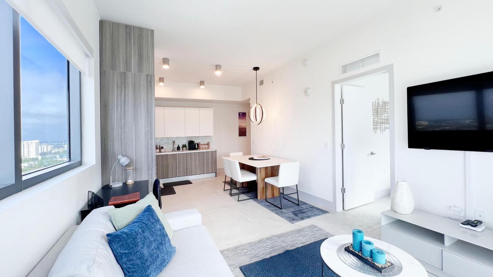 New 1/1 In Smart Brickell With Parking