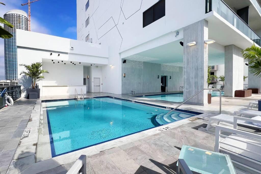 New 1/1 In Smart Brickell With Parking Apartment
