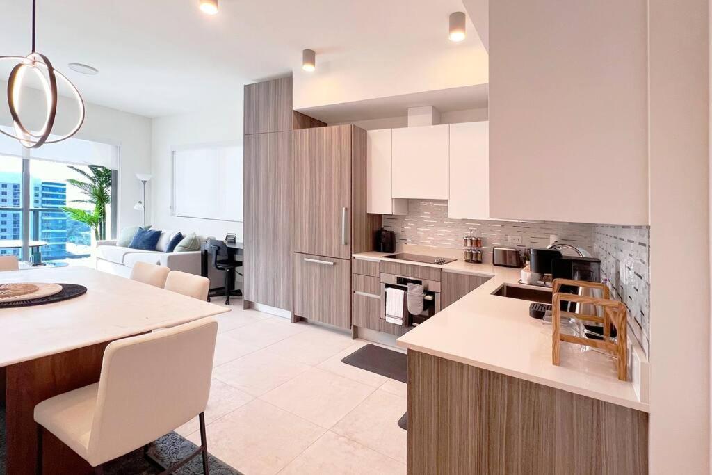 Apartment New 1/1 In Smart Brickell With Parking Miami