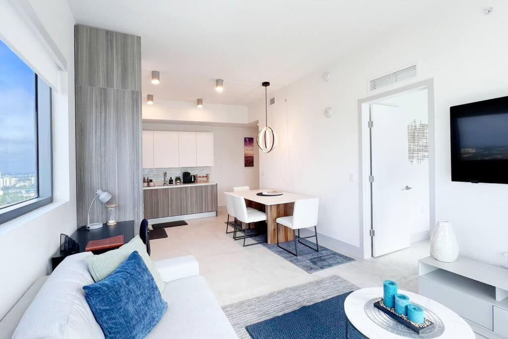 Apartment New 1/1 In Smart Brickell With Parking Miami