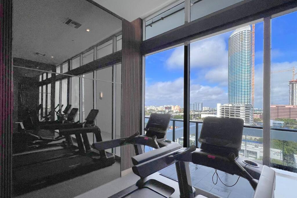 New 1/1 In Smart Brickell With Parking * Miami