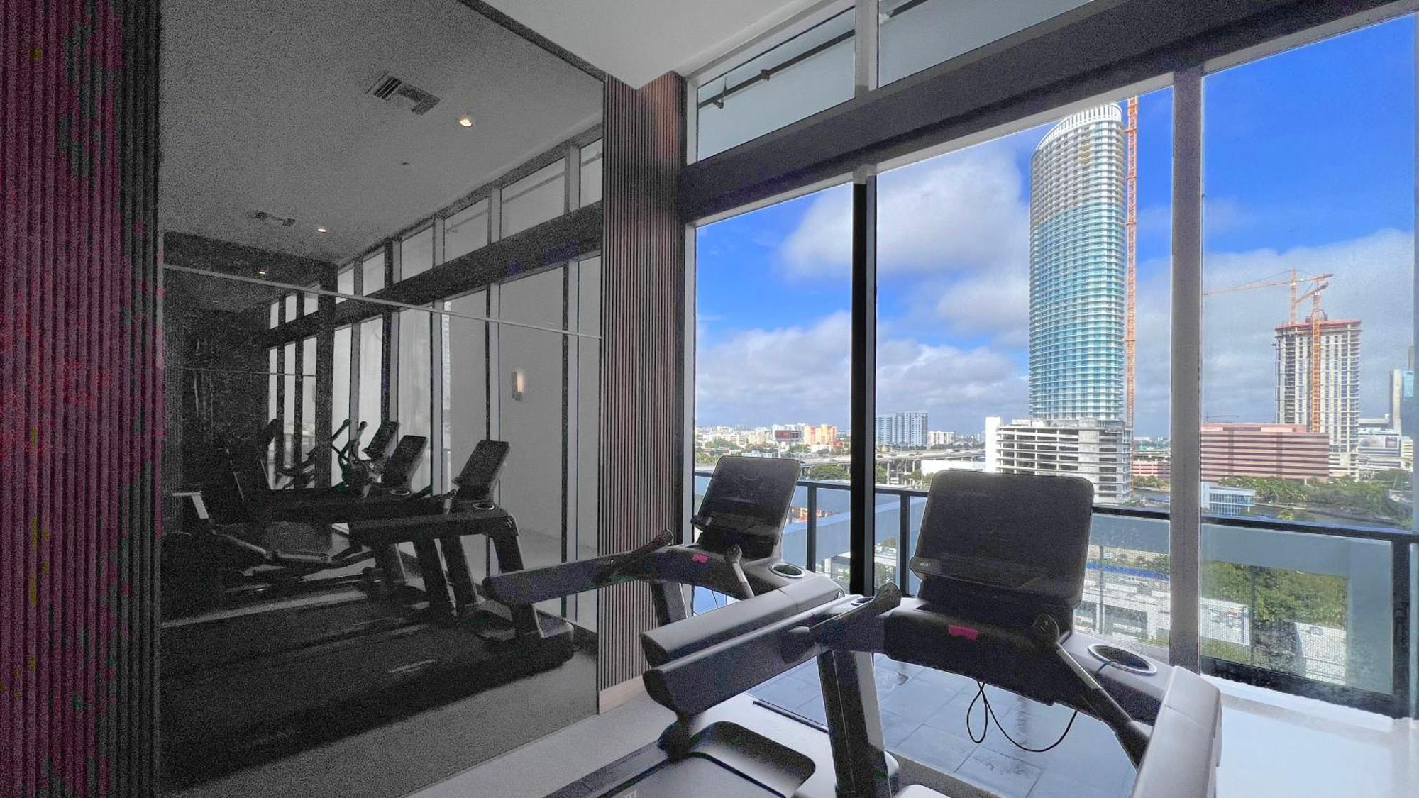 New 1/1 In Smart Brickell With Parking Apartment