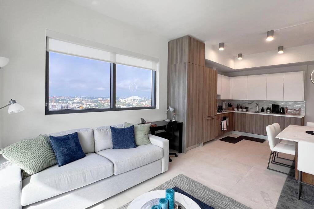 New 1/1 In Smart Brickell With Parking Apartment *