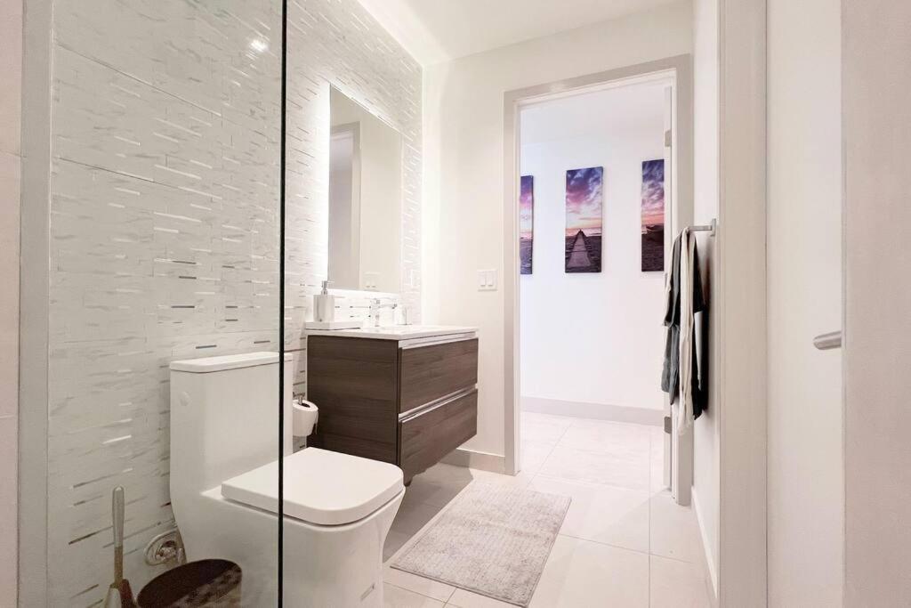 New 1/1 In Smart Brickell With Parking Apartment