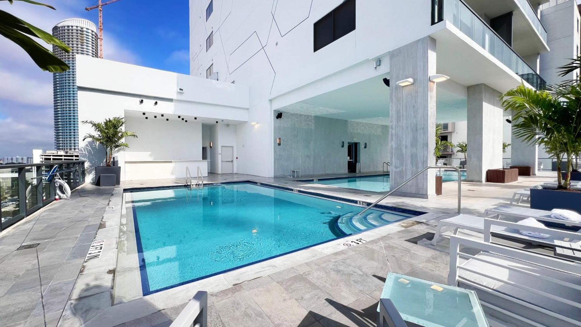 New 1/1 In Smart Brickell With Parking Apartment *