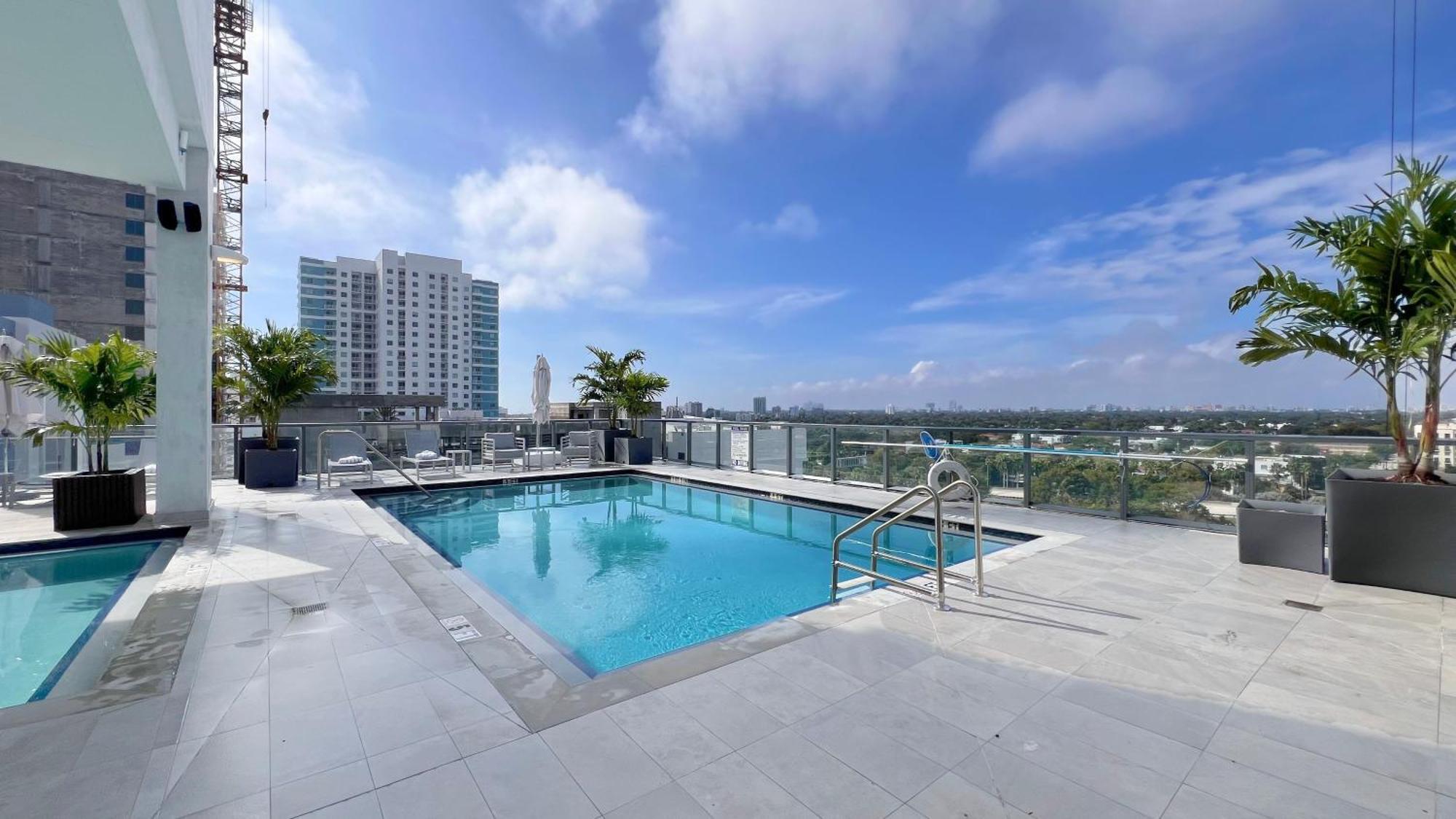 New 1/1 In Smart Brickell With Parking * Miami