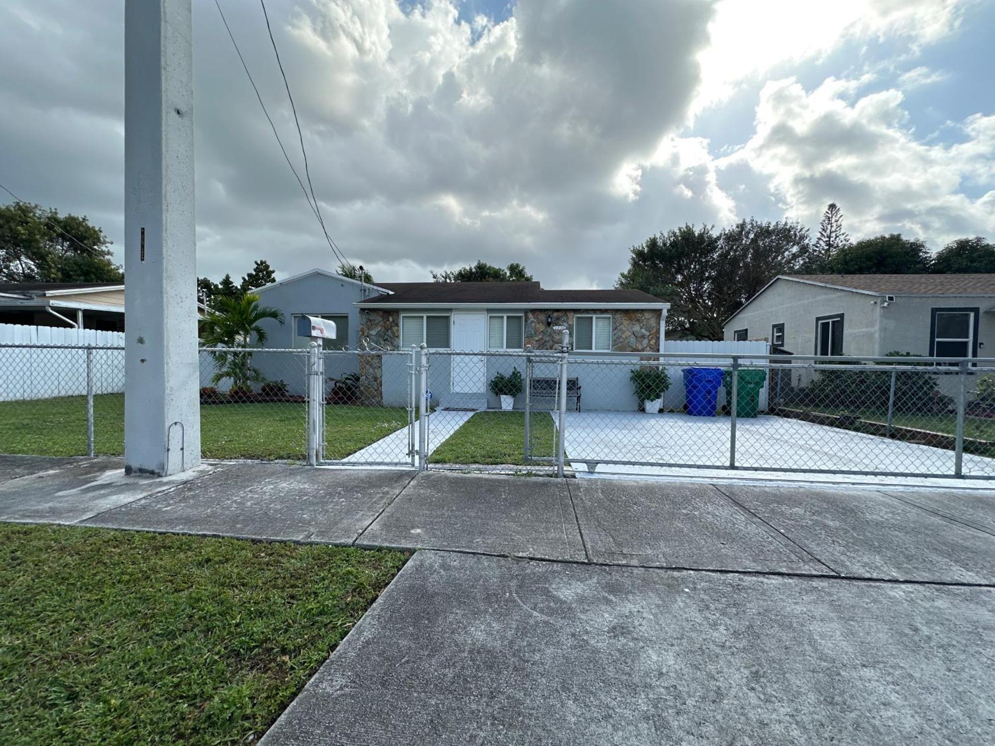 Entire 3/1 House Near Wynwood! Casa de férias Miami