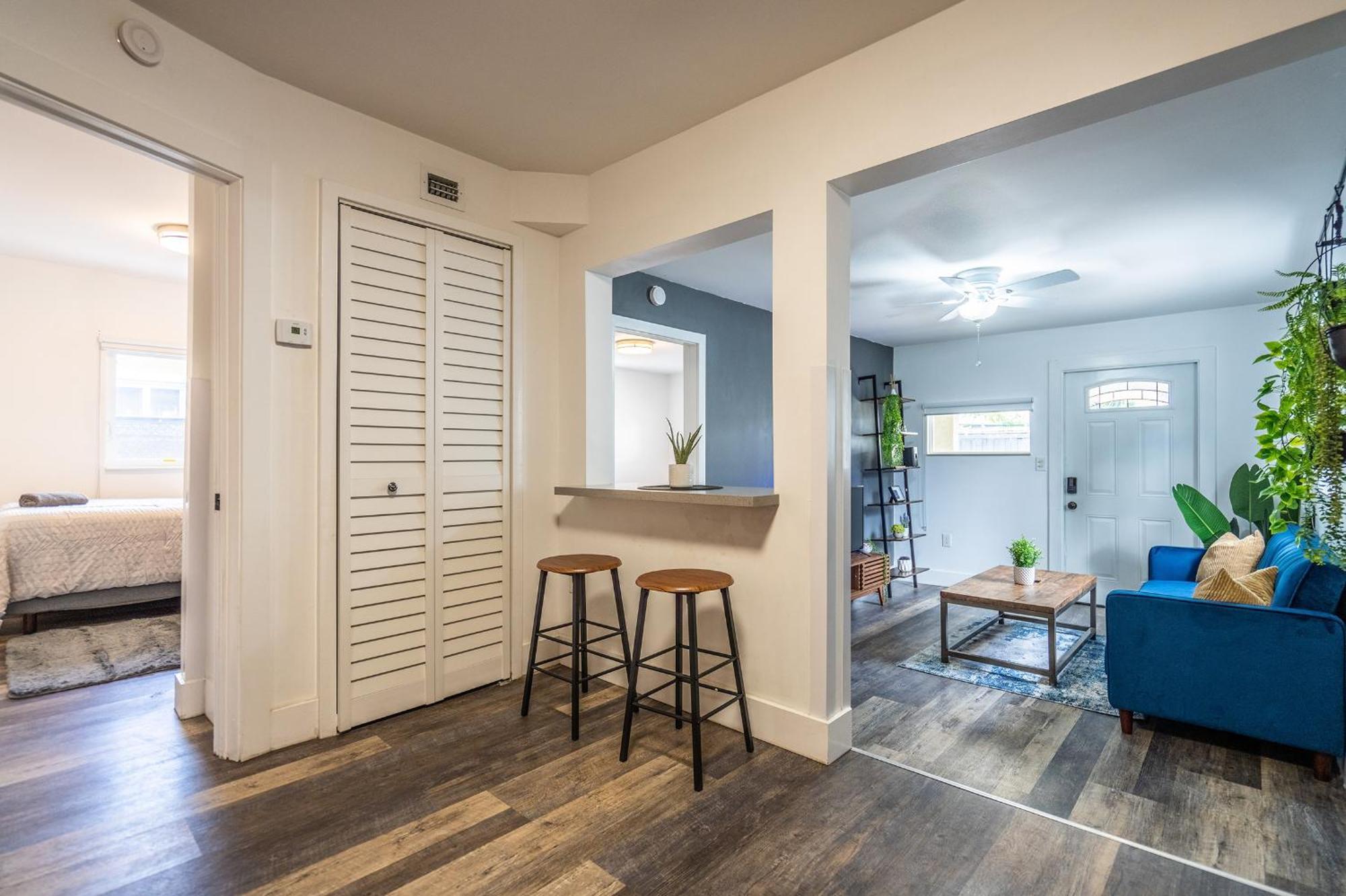 Apartment 2 Bd W/ Private Parking, Private Yard & W/d Miami