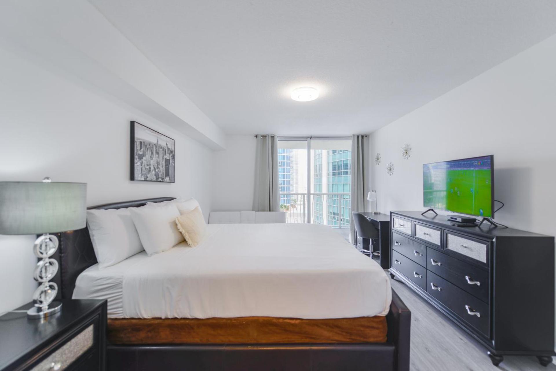 Gorgeous In Brickell Apartment *