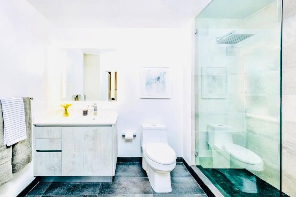 Art House King Bed Rooftop Pool Apartment Miami