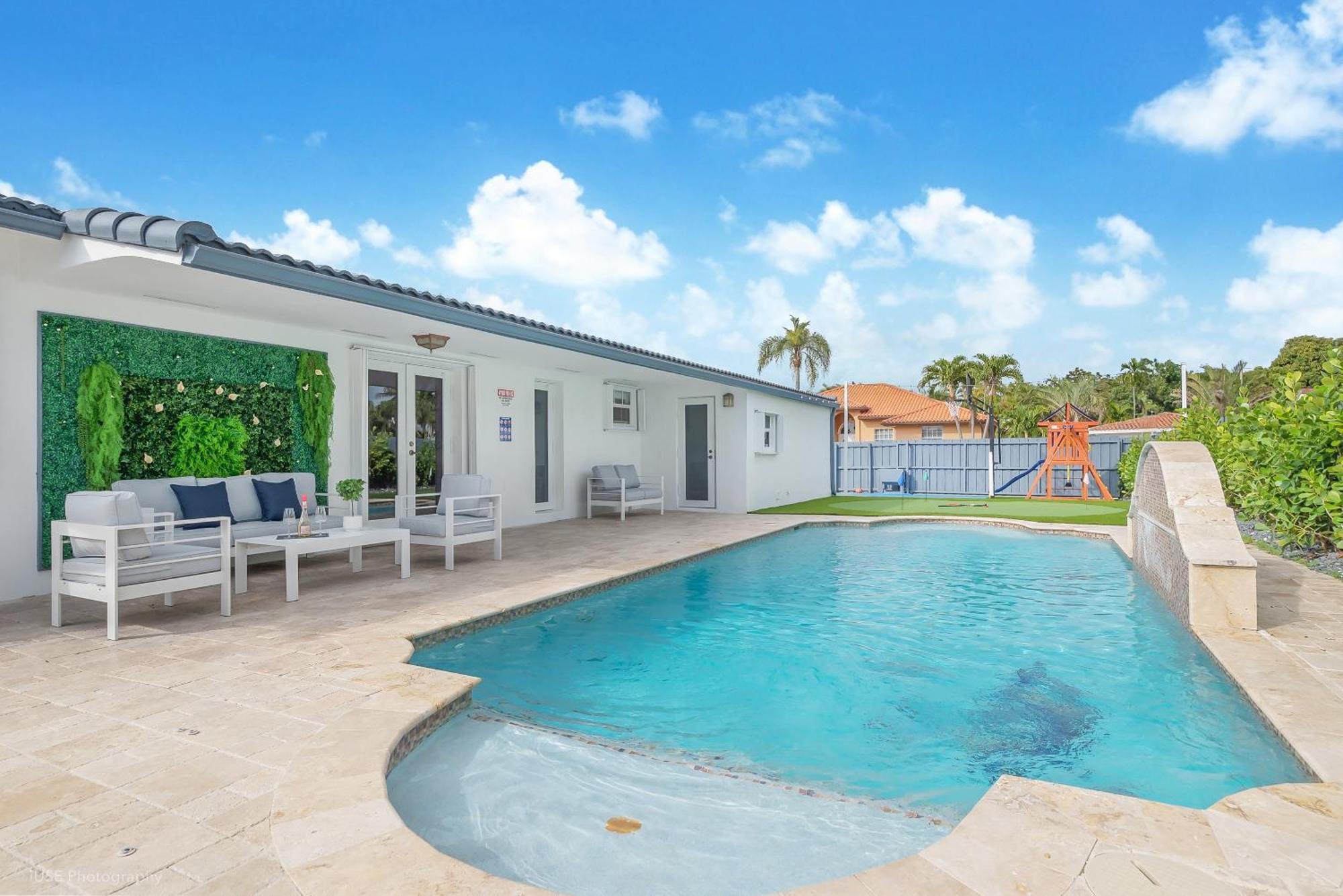 Le Femme Paradise Holiday home