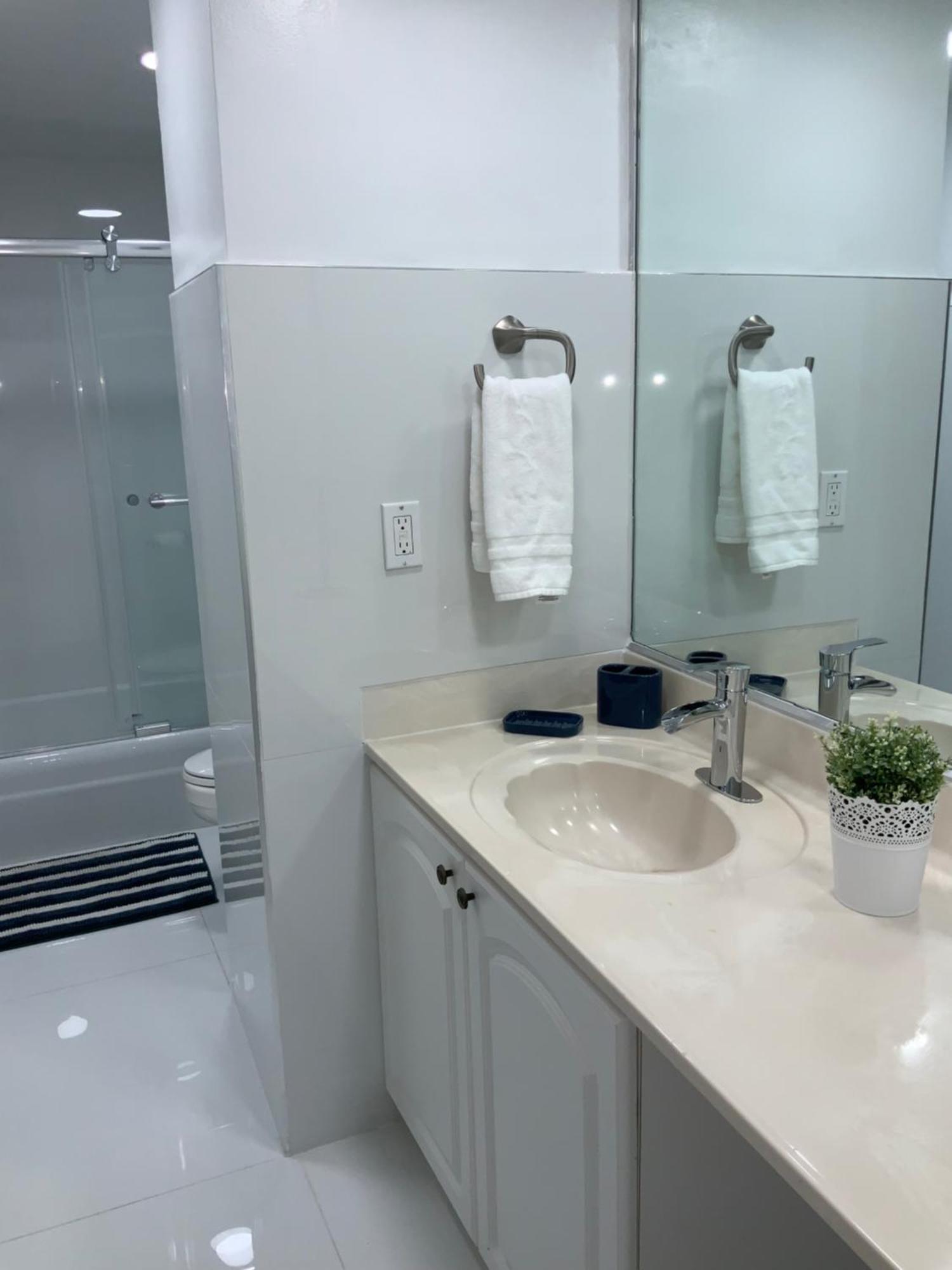 Modern Ocean View By Te Espera - Hallandale 9e