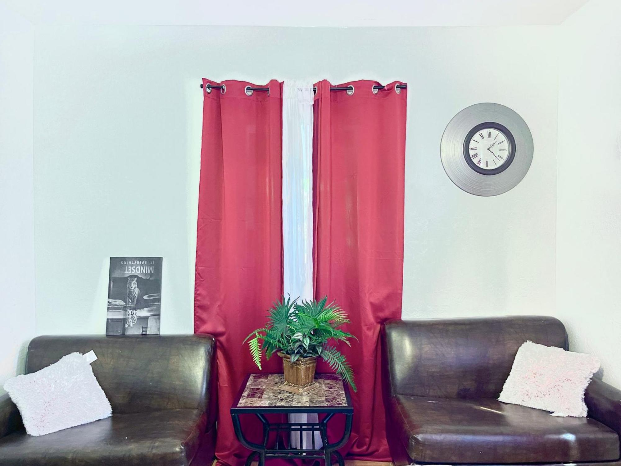 Akeyi Miami305 Private Bedrooms Homestay